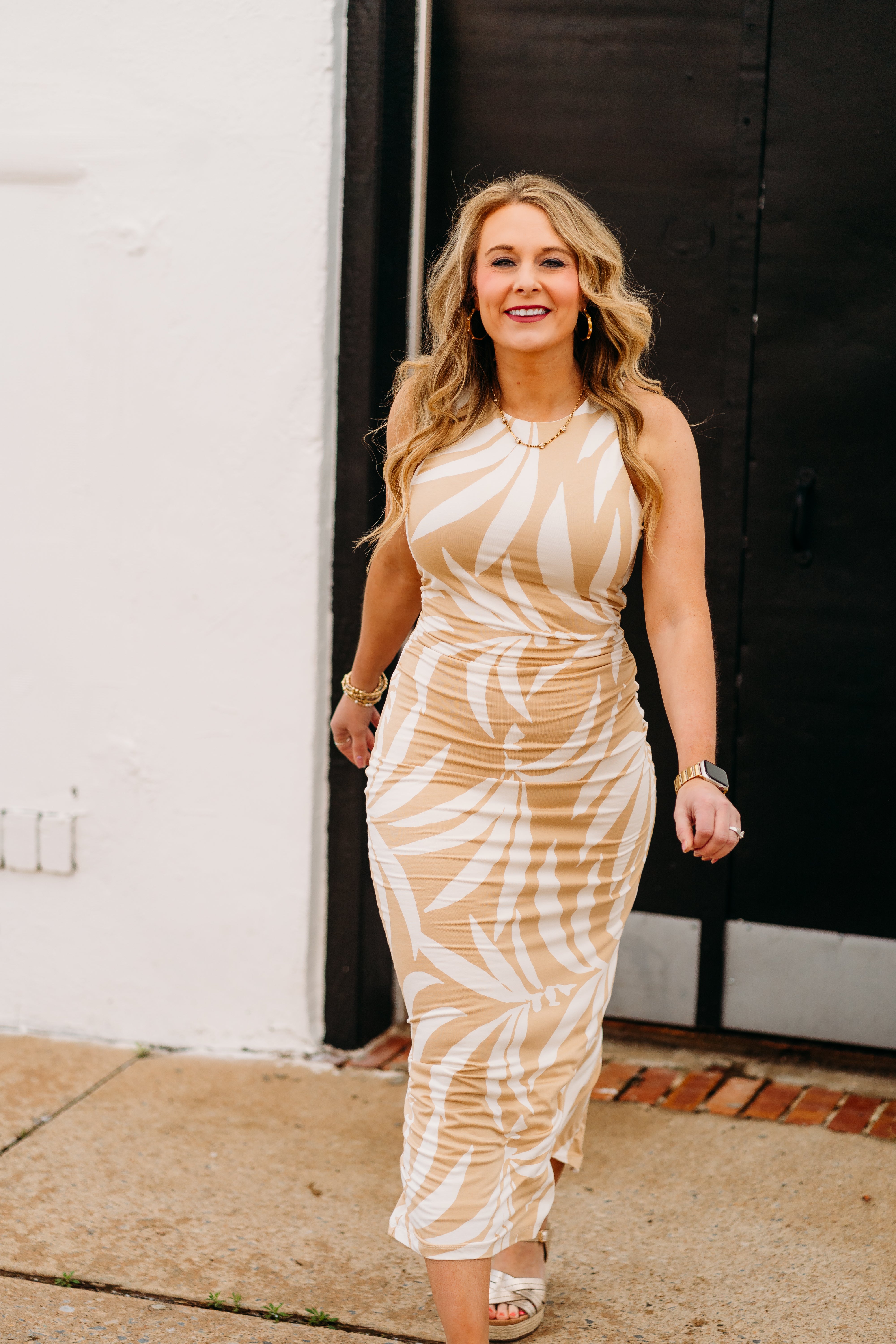 Z Supply Adison Vacances Midi Dress in Santal | Stylish Beachwear