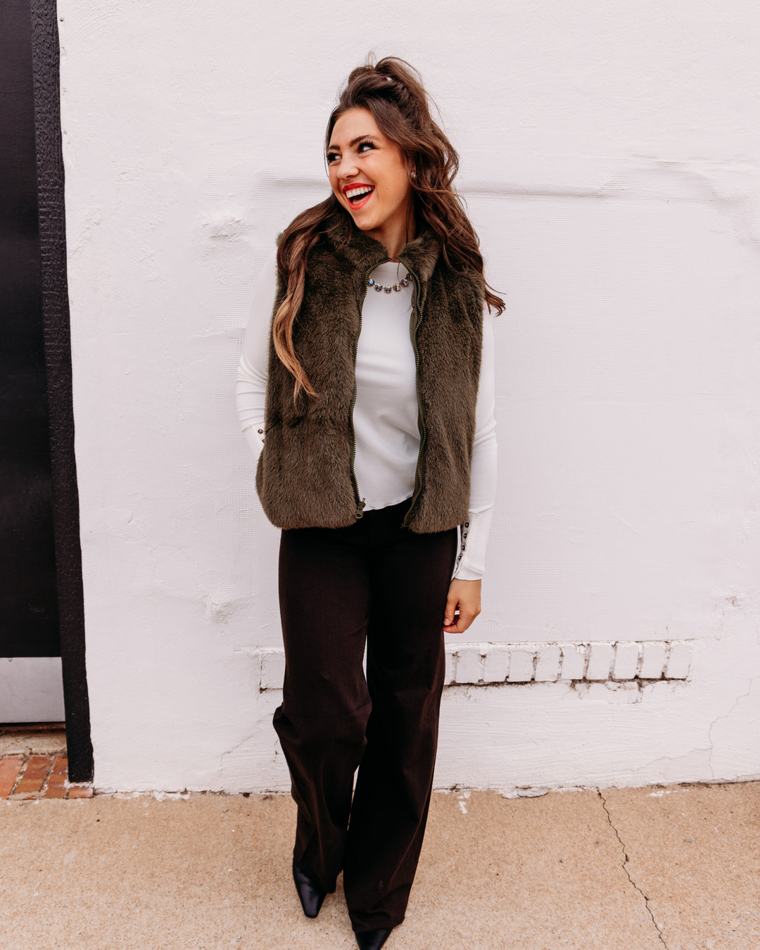 Steve Madden: Brady Vest in Dark Olive (BP301872)