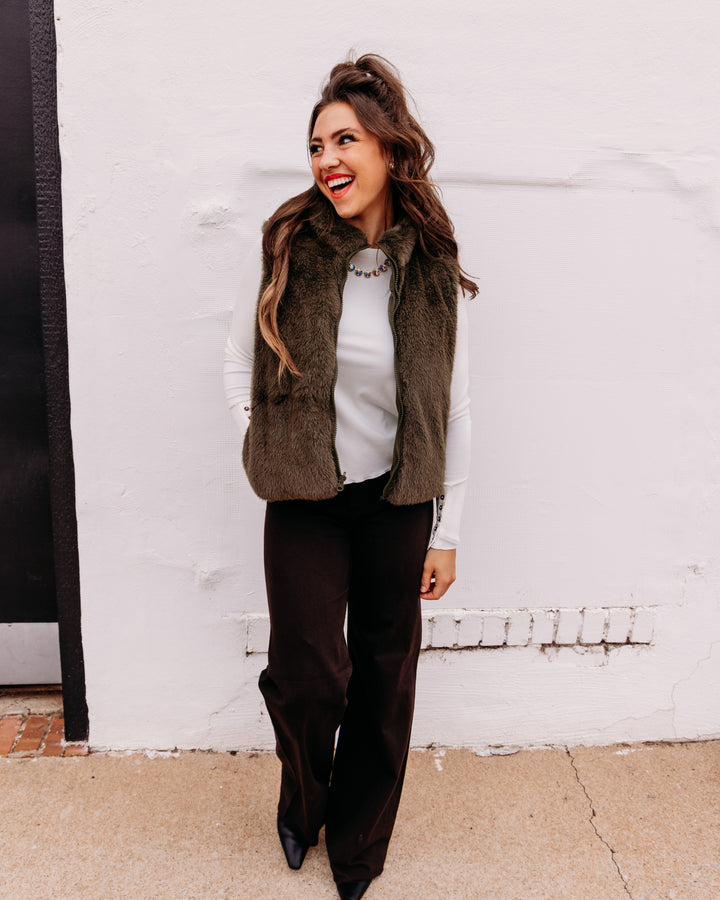 Steve Madden: Brady Vest in Dark Olive (BP301872)