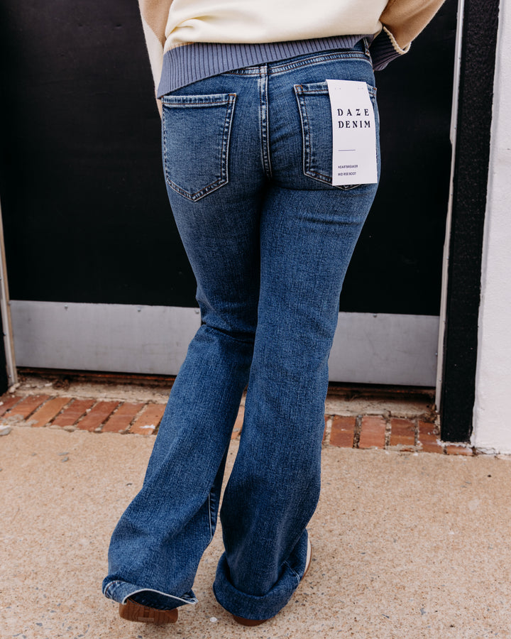Daze: The Heartbreaker Mid Rise Flare in Dusk (D00017260-SO)