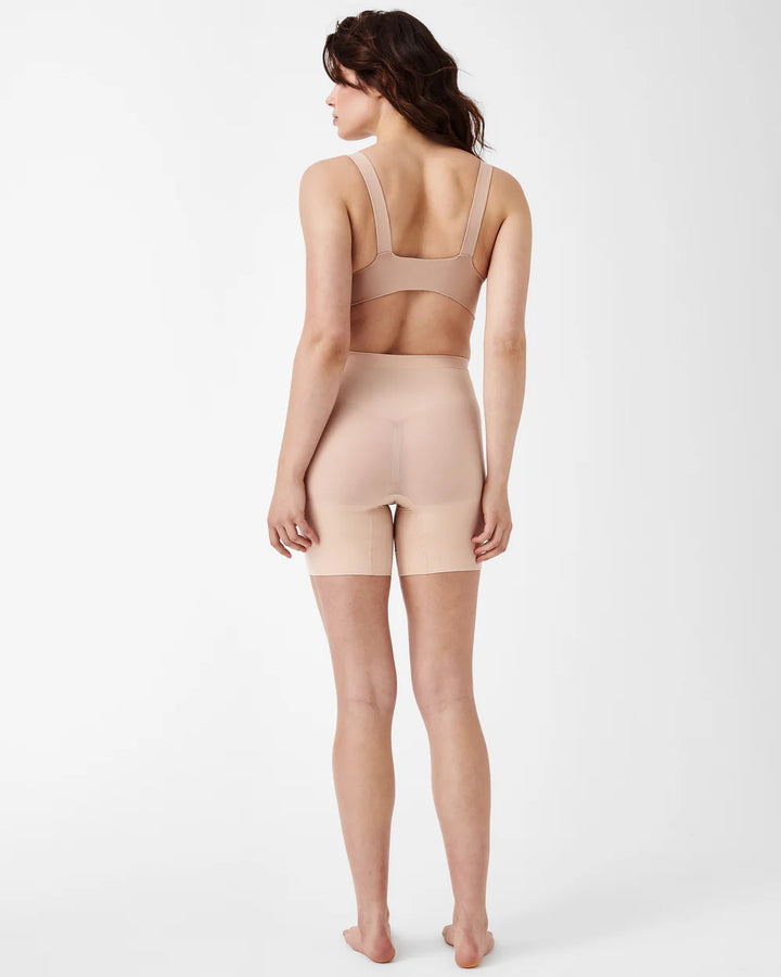 Spanx: Spanxculpt Seamless Power Mid-Thigh Short in Oat (10397R)