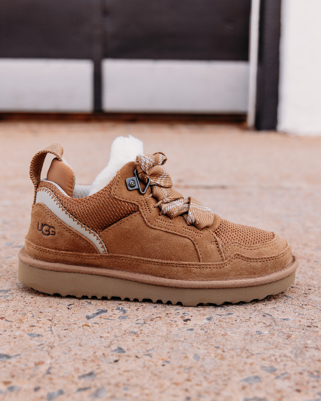 UGG: Children's Lowmel in Chestnut