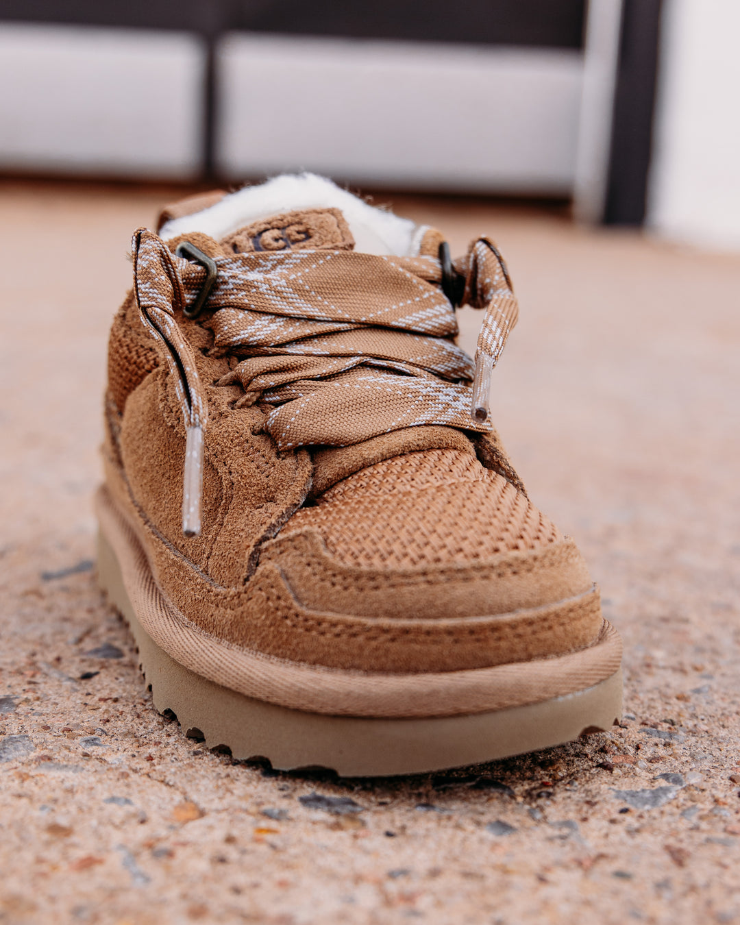 UGG: Children's Lowmel in Chestnut