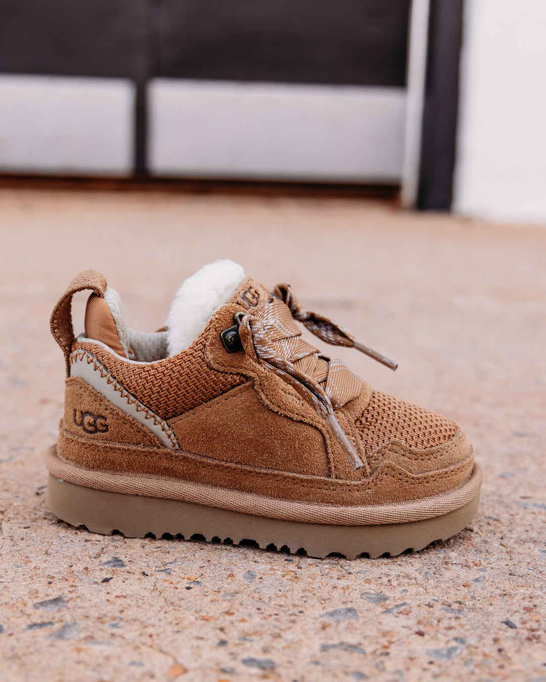 UGG: Children's Lowmel in Chestnut
