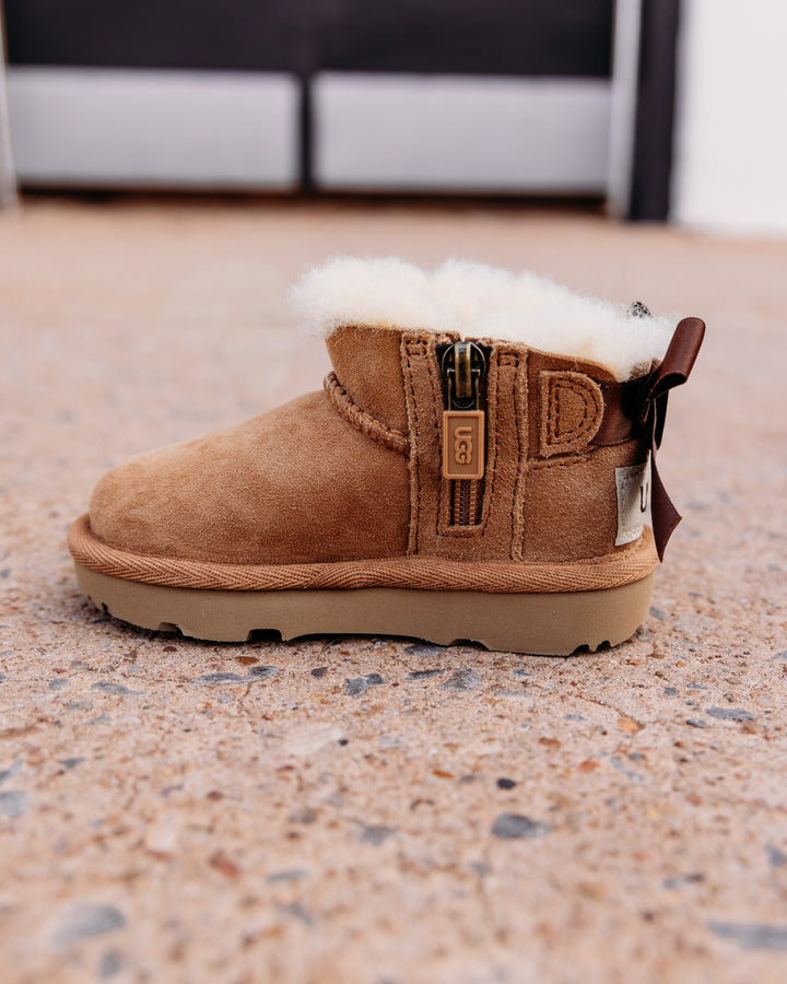 UGG: Children's Ultra Mini Bailey Bow Boot in Chestnut