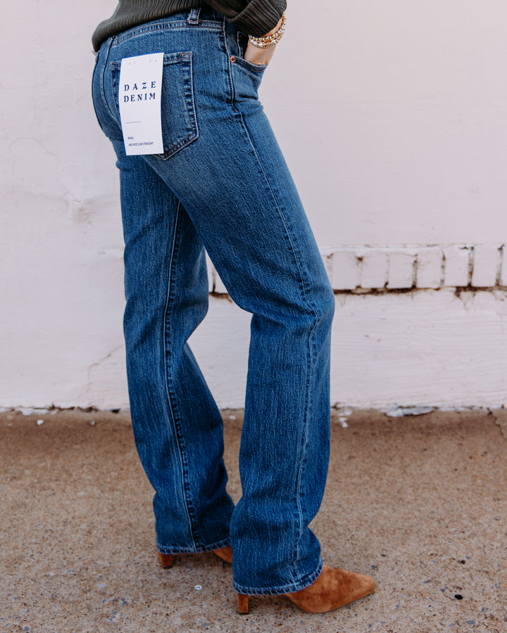 Daze: Rebel Mid Rise Slim Straight in Surge