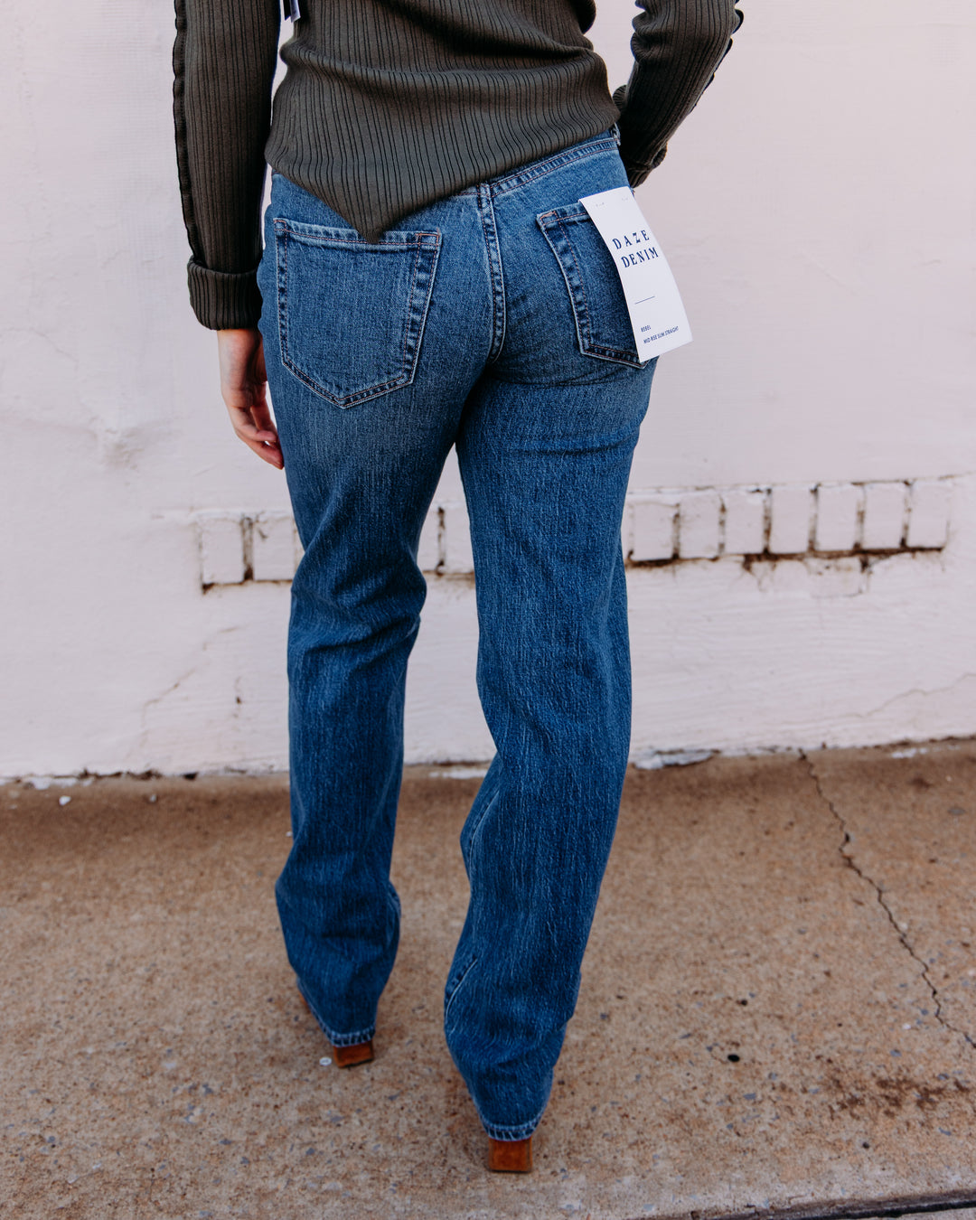 Daze: Rebel Mid Rise Slim Straight in Surge