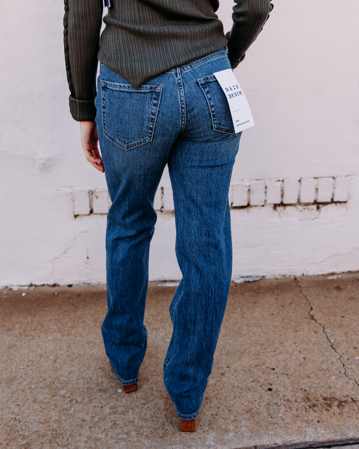 Daze: Rebel Mid Rise Slim Straight in Surge