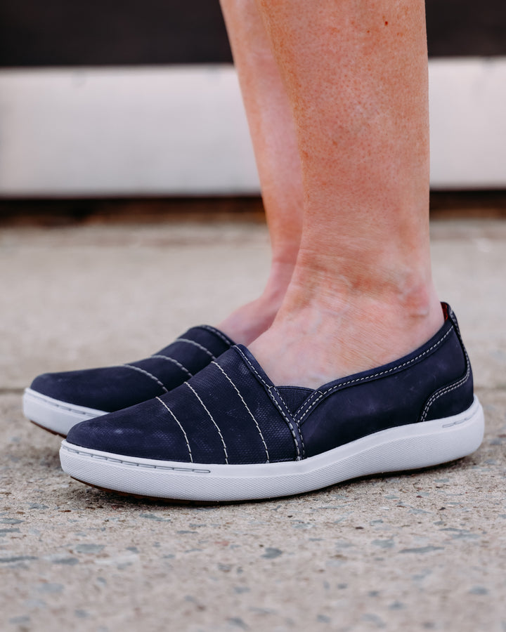 Clarks: Nalle Violet Navy Leather - The Vogue Boutique