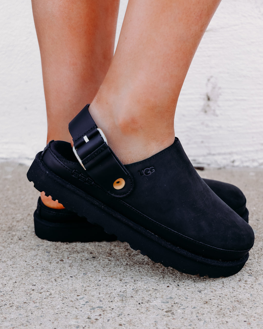 Ugg: W Goldenstar Villa Clog in Black