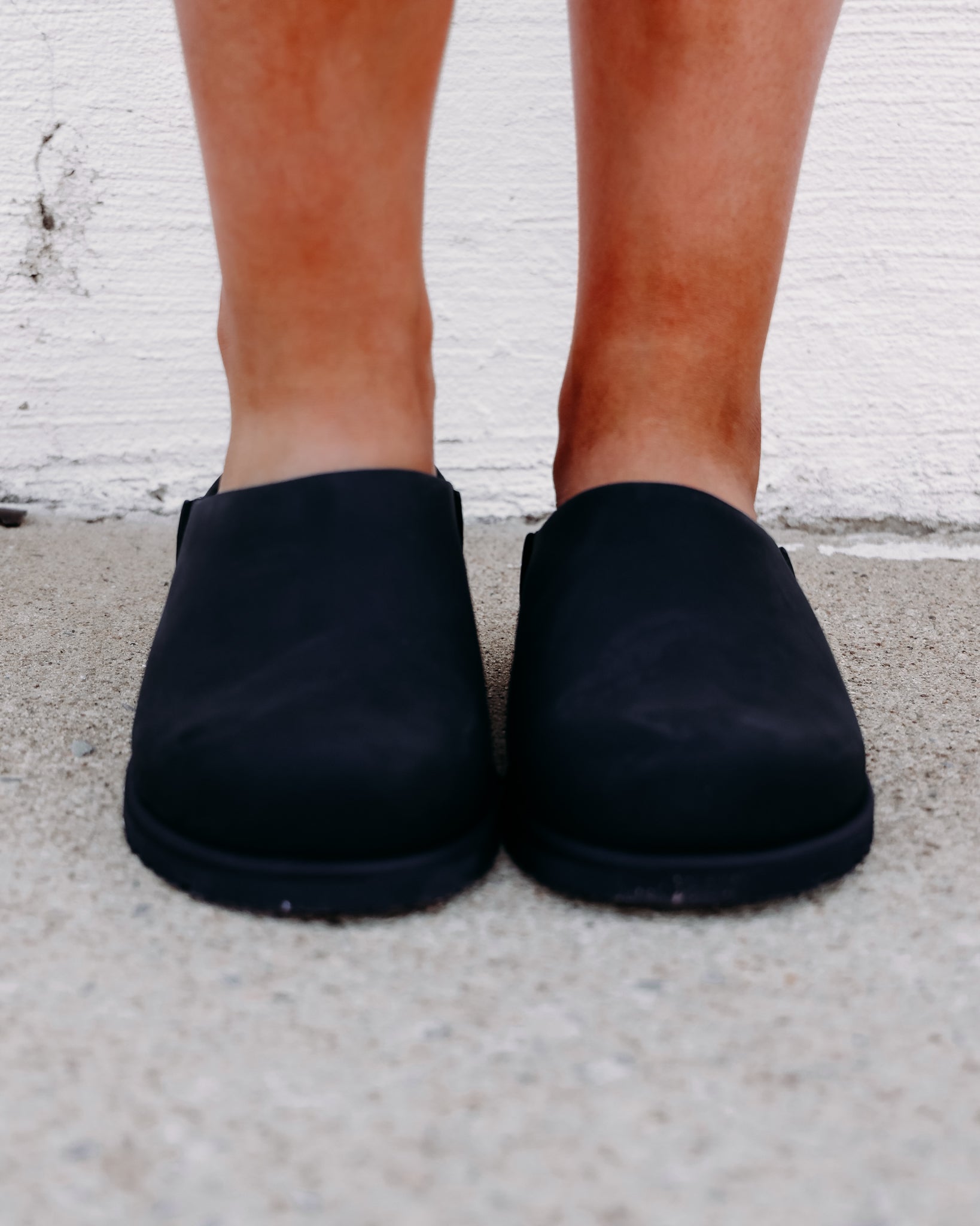 Women's Otzo Clog in Black - Versatile, Comfortable, and Durable