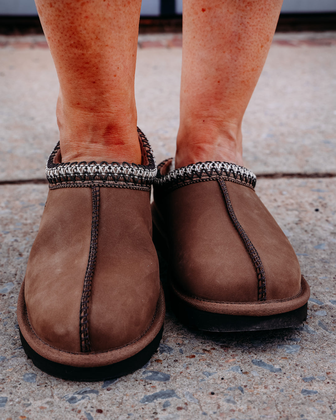 UGG: W Tasman Nubuck in Dark Chestnut