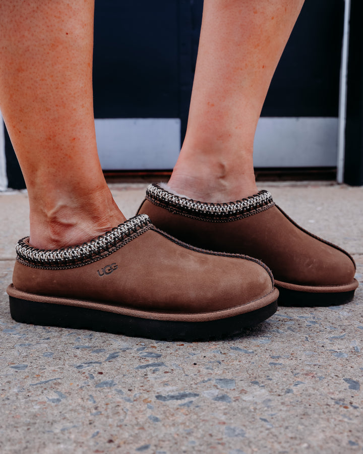 UGG: W Tasman Nubuck in Dark Chestnut