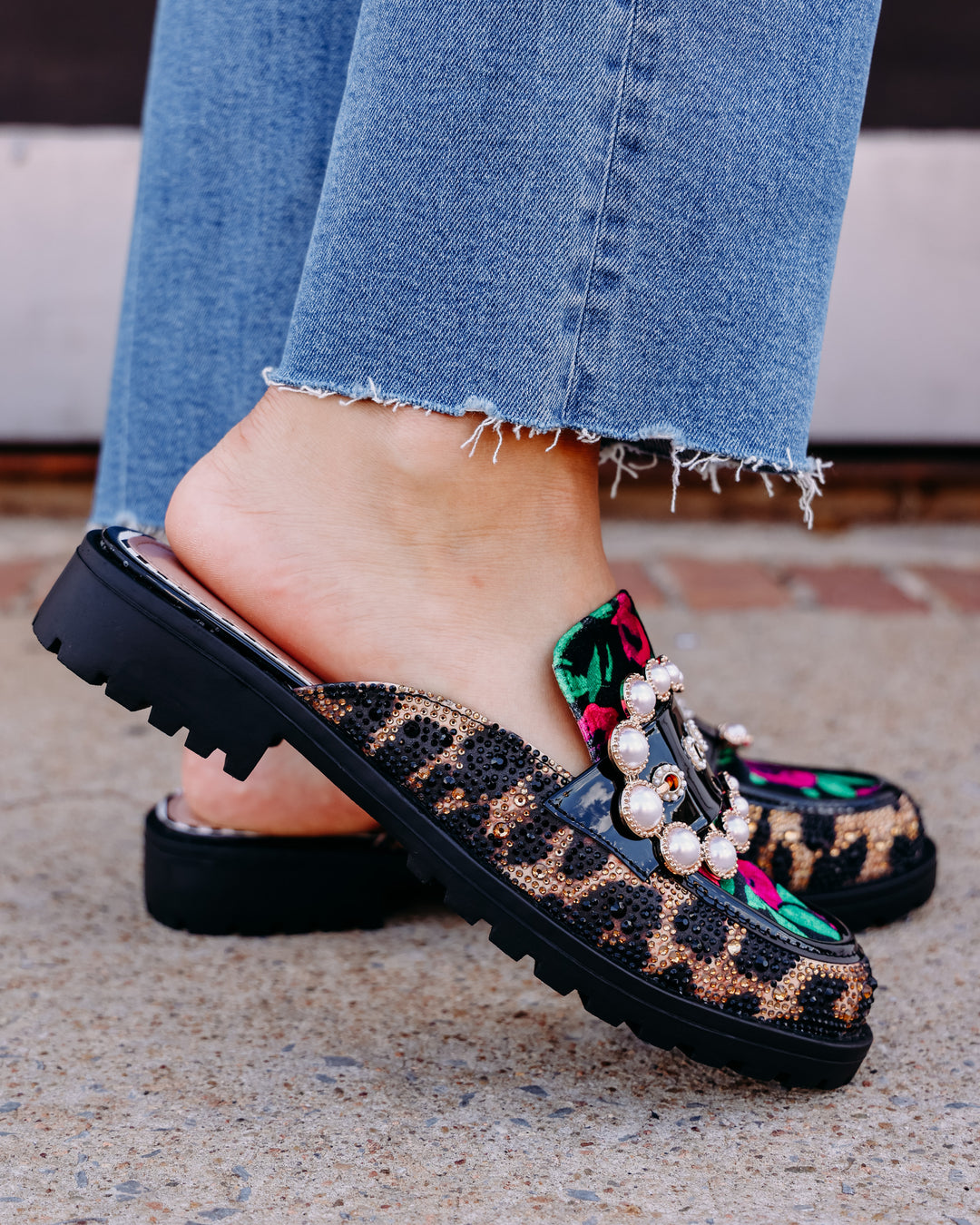 Betsey Johnson: Barton in pink and green multi (BART01S5PG8100)