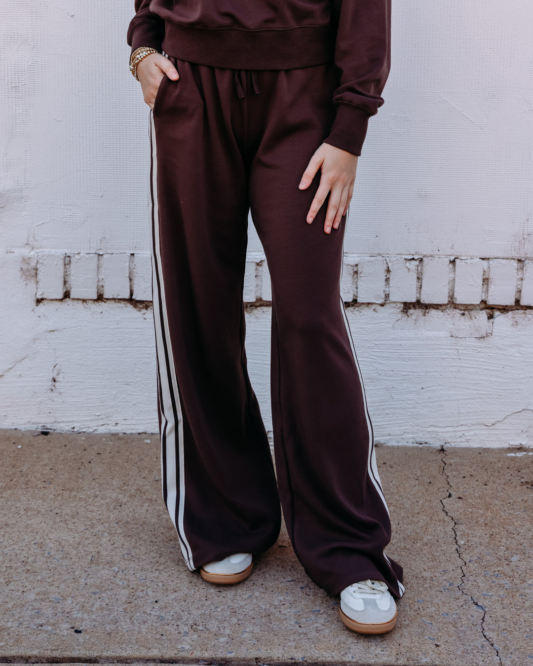Z Supply: Breakaway Track Pant in Dark Chocolate ZVP263585S