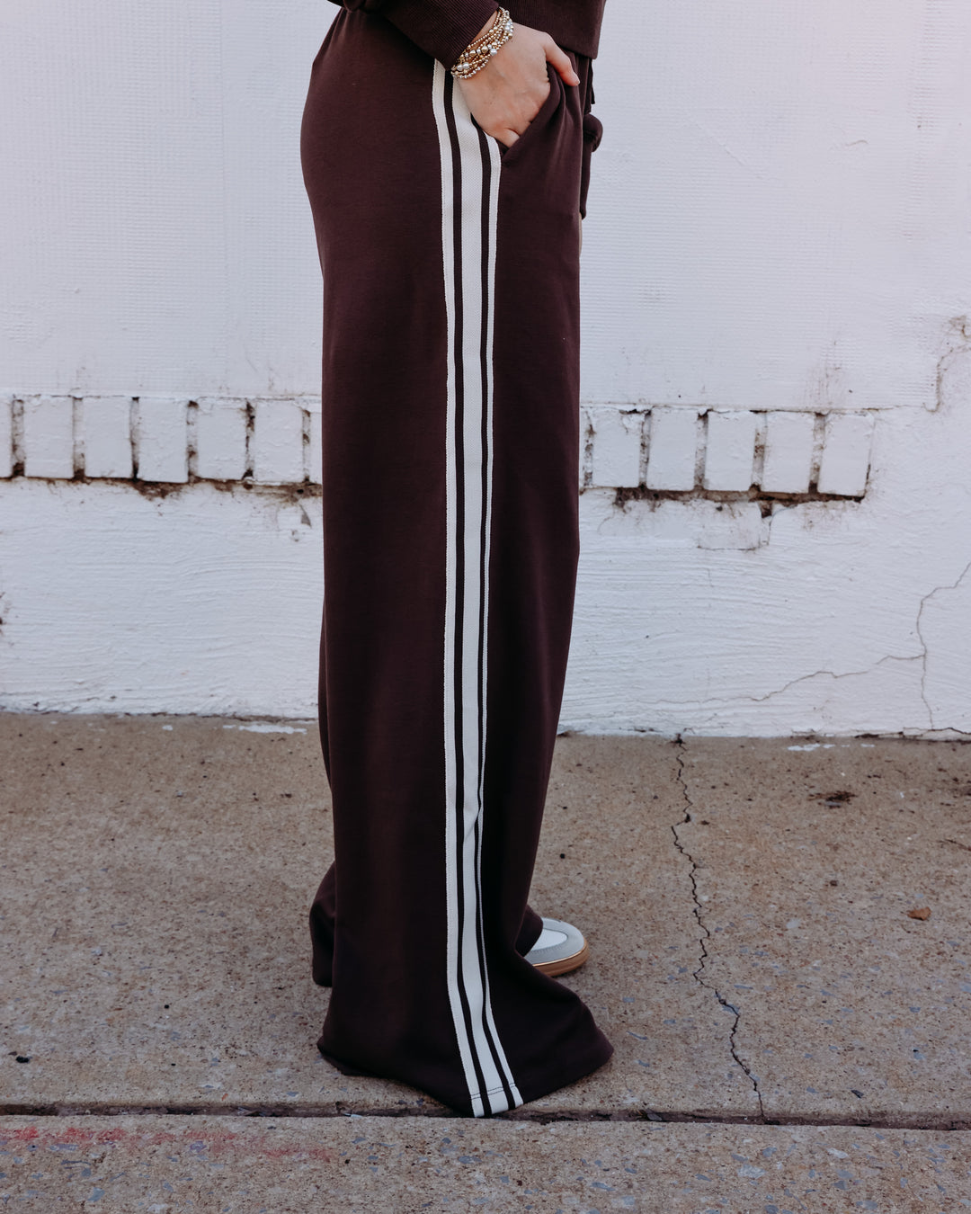 Z Supply: Breakaway Track Pant in Dark Chocolate ZVP263585S