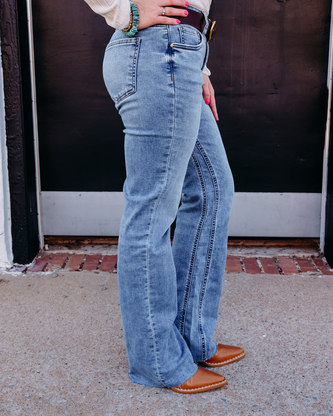 Kut: Kelly High Rise Fab AB Kick Flare Inset Leg in Legend