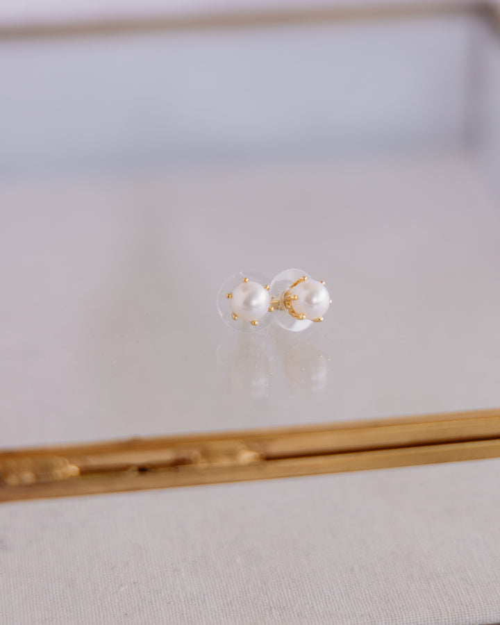 Kendra Scott: Ashton Gold Pearl Stud Earrings