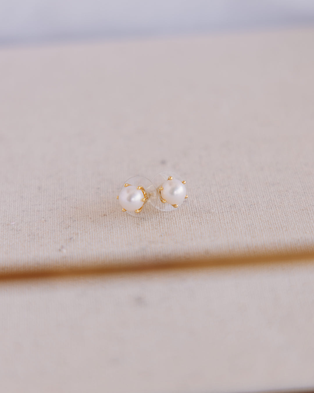 Kendra Scott: Ashton Gold Pearl Stud Earrings