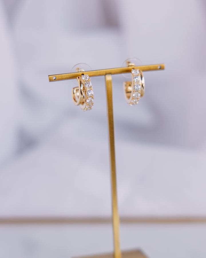 Kendra Scott: Livy Huggie Earrings in Gold