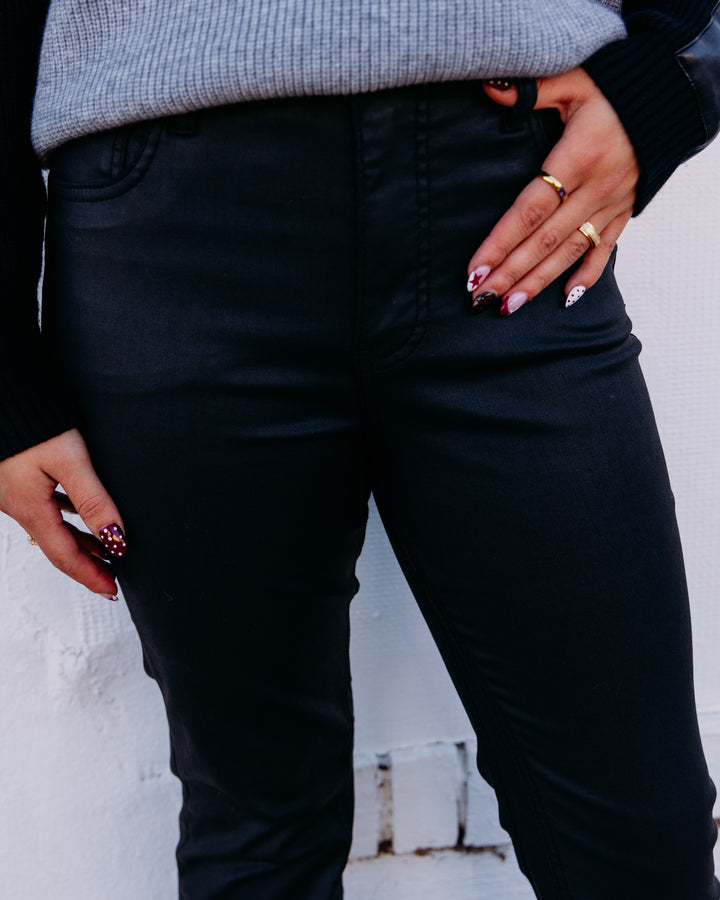 Kut: Kelly High Rise Fab Ab Kick Flare Inset Leg in Matte Black (KP2563MA1)