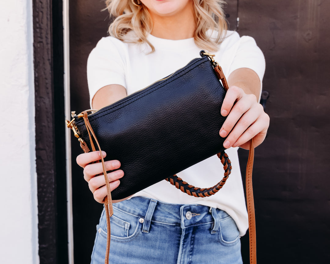 Hobo: Darcy in Black
