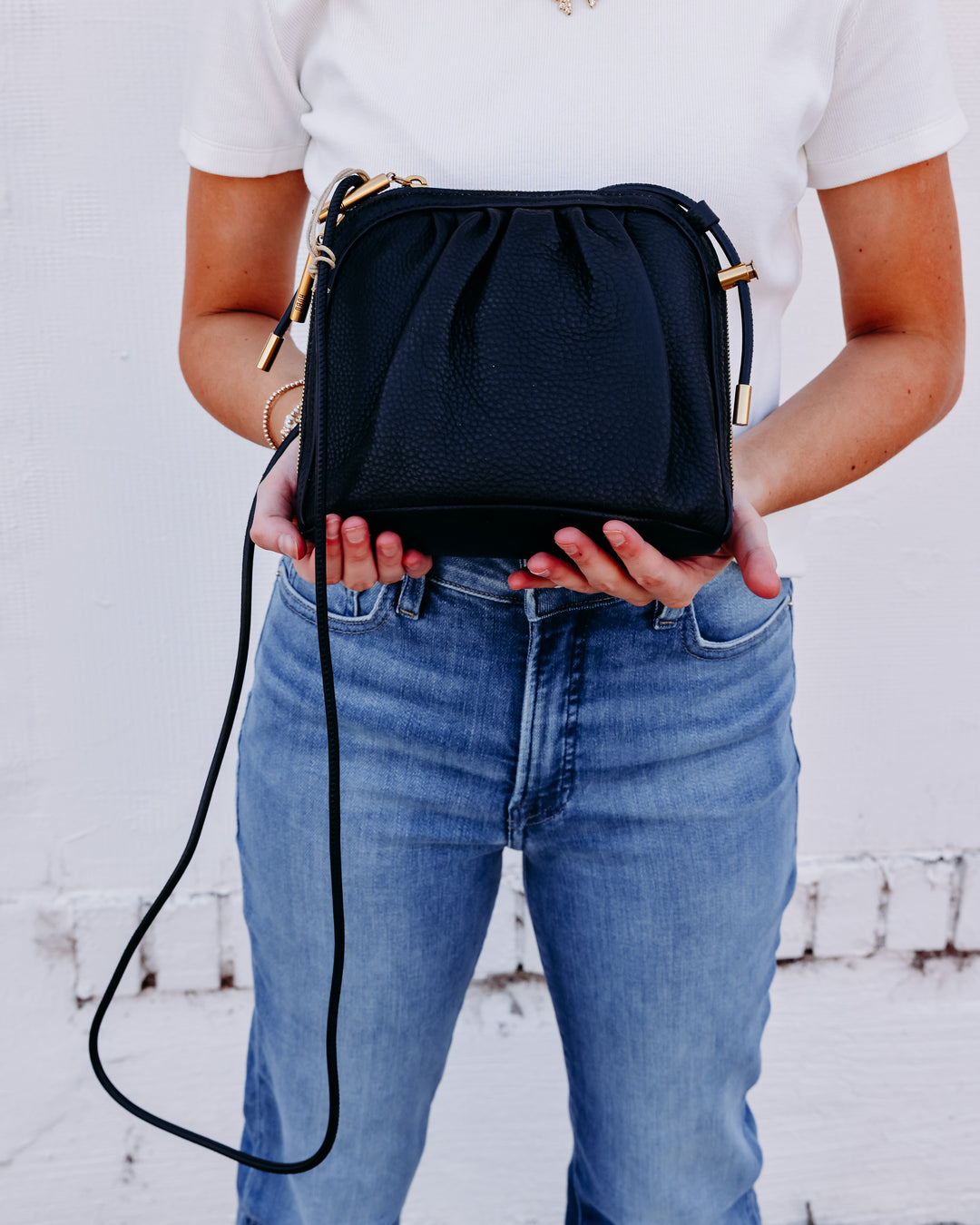 Hobo: Isabelle Crossbody in Black