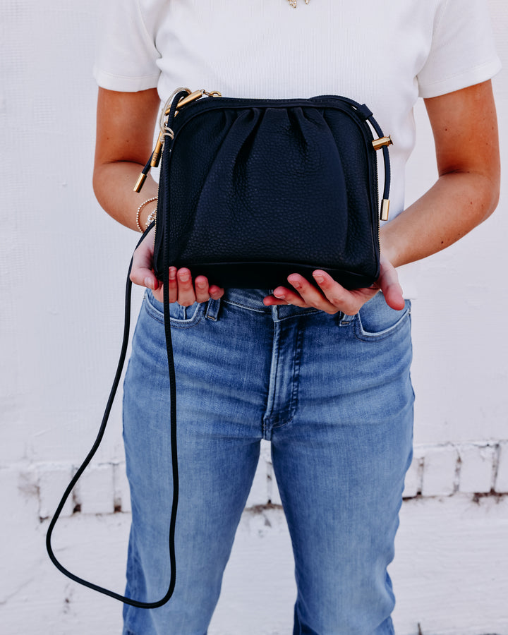 Hobo: Isabelle Crossbody in Black