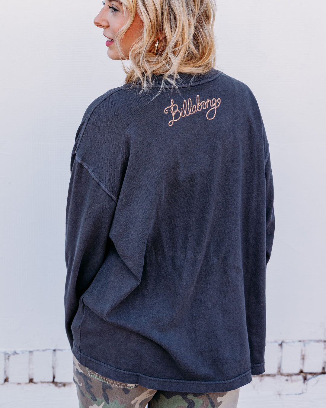 Billabong: Familiar Roads  Tee in Off Black (BL000882W)