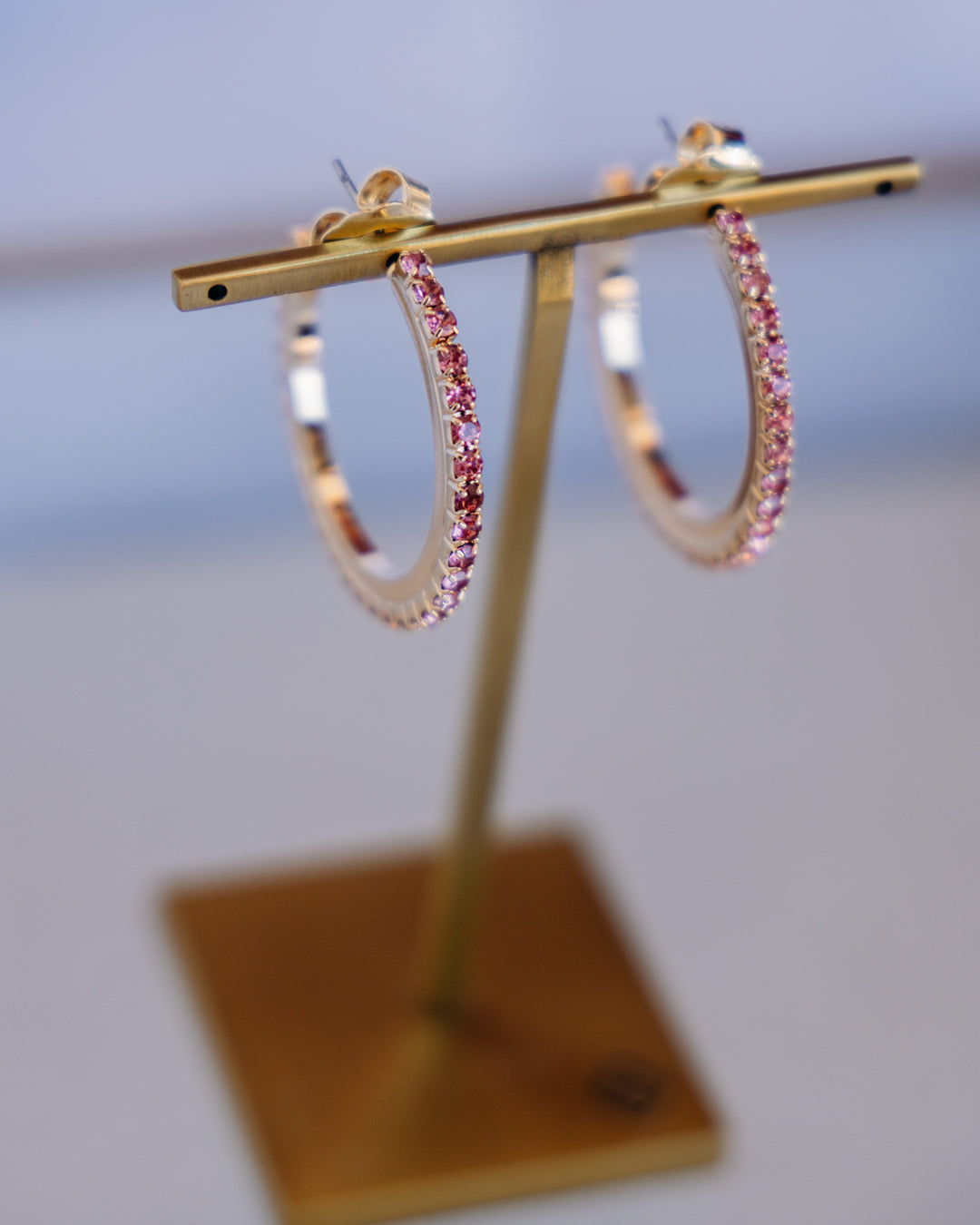 Tova: (E6034LR) Slim Hoops in Light Rose