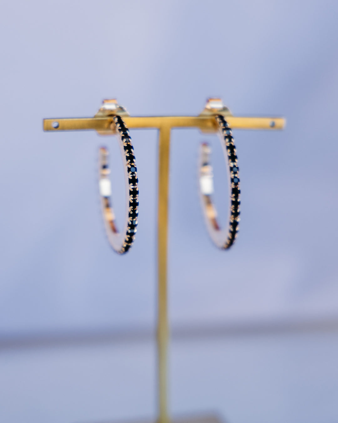 TOVA: (E6034JET) Slim Hoop In JET