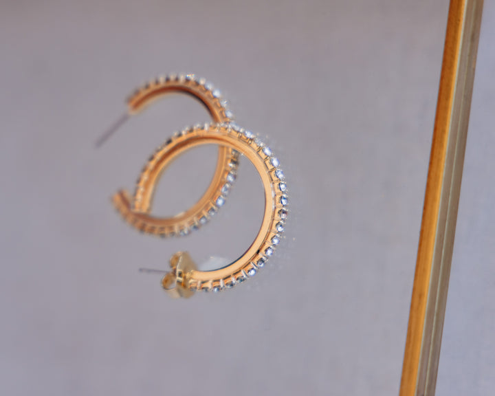 Tova: (E6034C) Slim Hoops in Clear