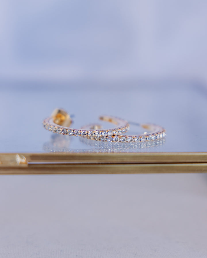 Tova: (E6034C) Slim Hoops in Clear