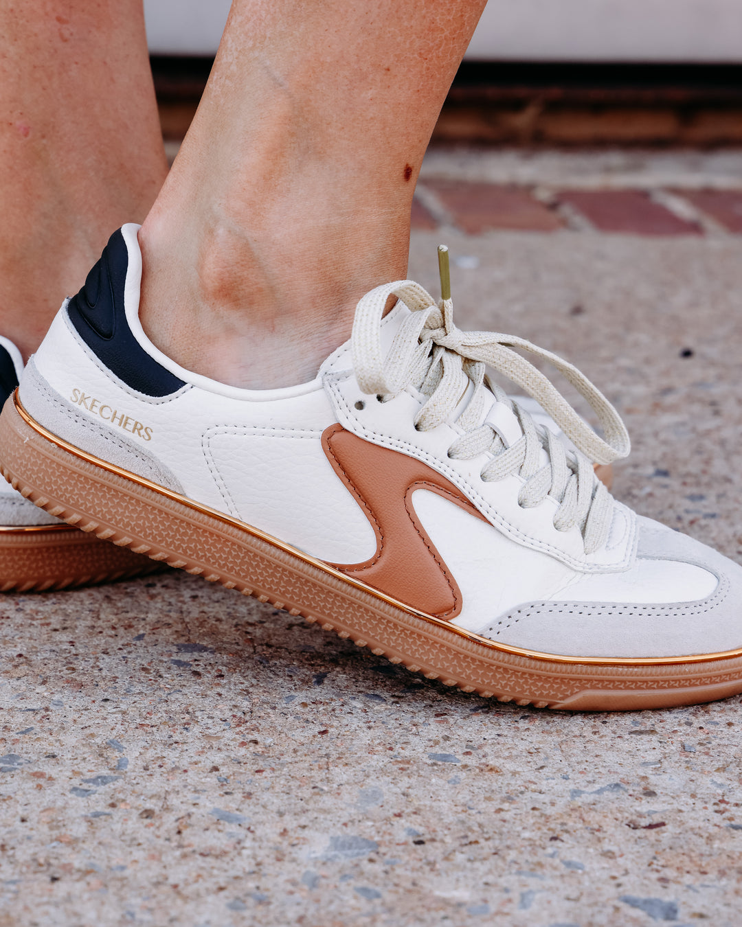 Skechers: Hotshot - Living Luxe in Natural Brown (185405)