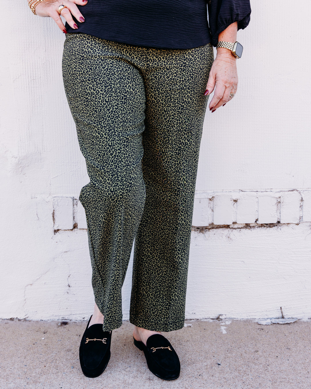 Multiples: Side Elastic Waist Faux Welt Pocket Wide Leg Woven Ankle Pant in Black Print (M36716PM)