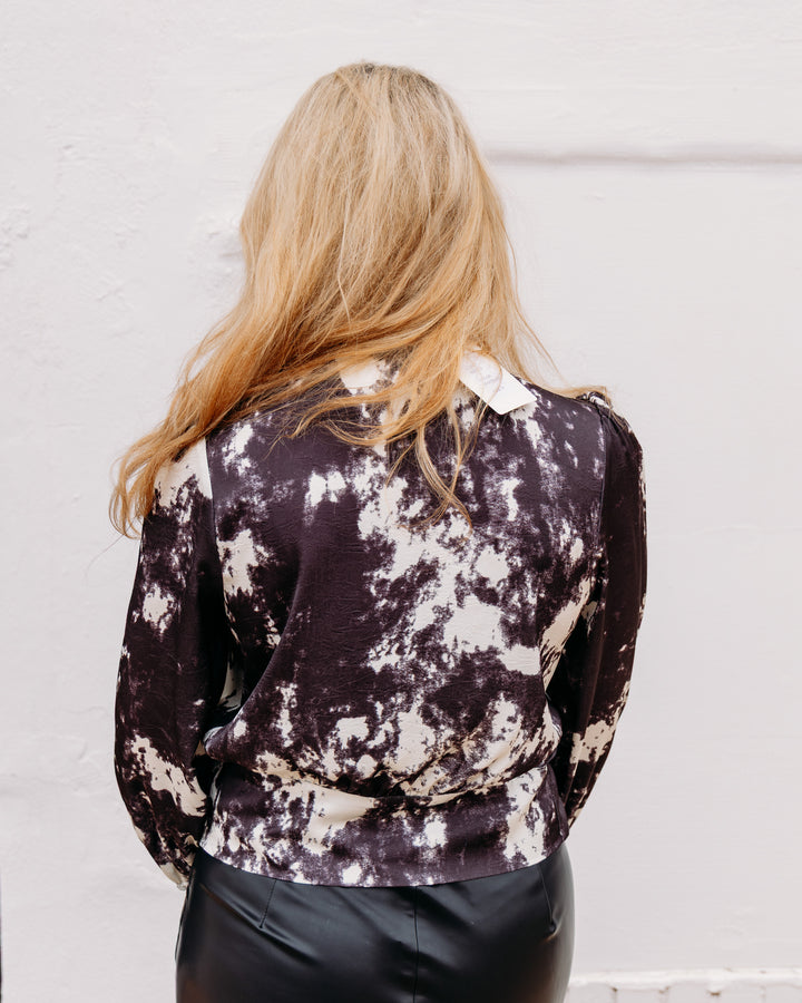 Joy Joy: Tie Front Top in Marbled (80J7534)