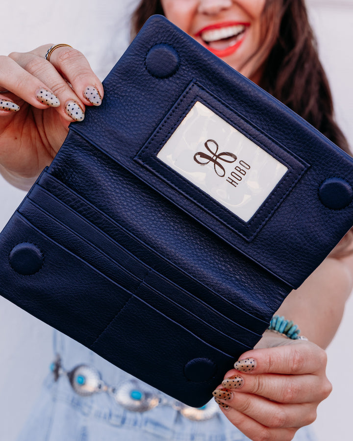 Hobo: Lumen Continental Wallet in Ink Navy (NV-22990INVY)