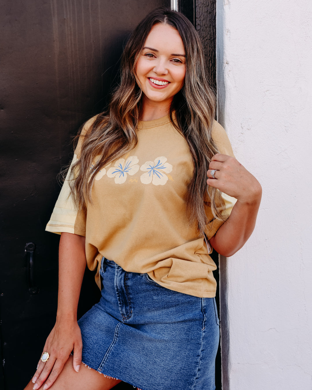 Billabong: Avante Short Sleeve Tee in Curry (BL000924W)