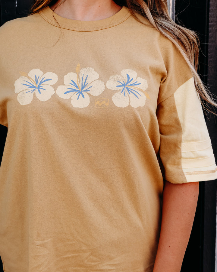 Billabong: Avante Short Sleeve Tee in Curry (BL000924W)