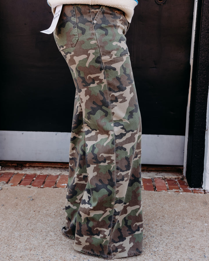 Daze: Far Out Patchpocket High Rise Wide Leg in Hideaway