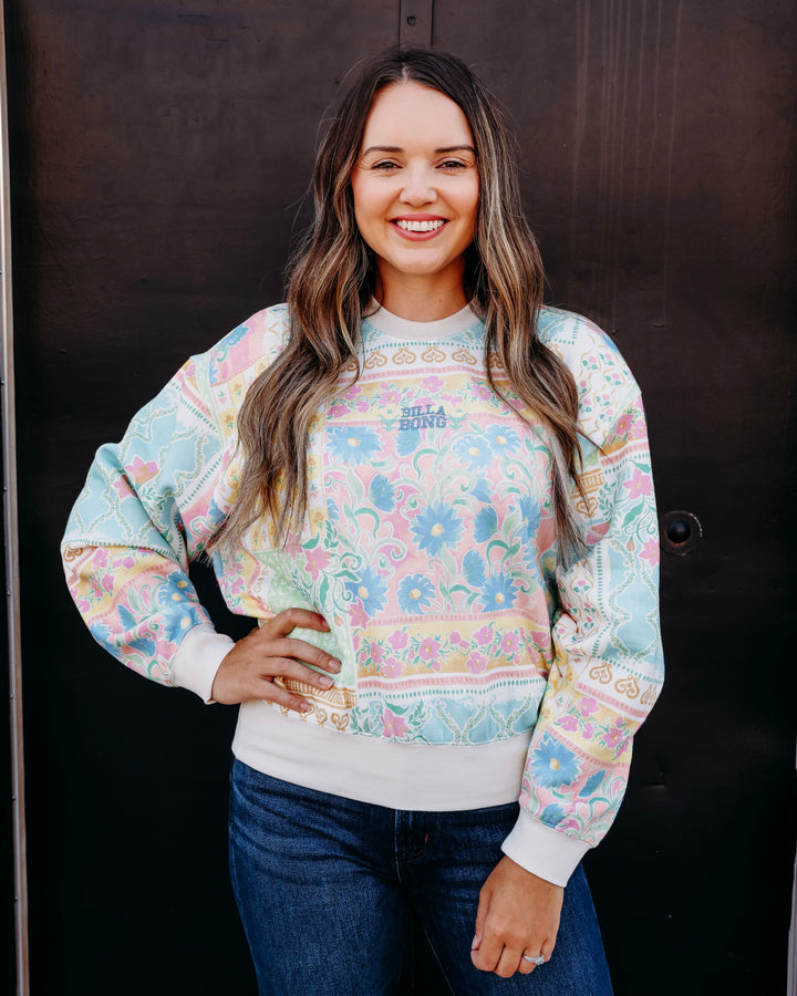 Billabong: Love Crush Kendal Crew Flc in White Multi (BL001041W)