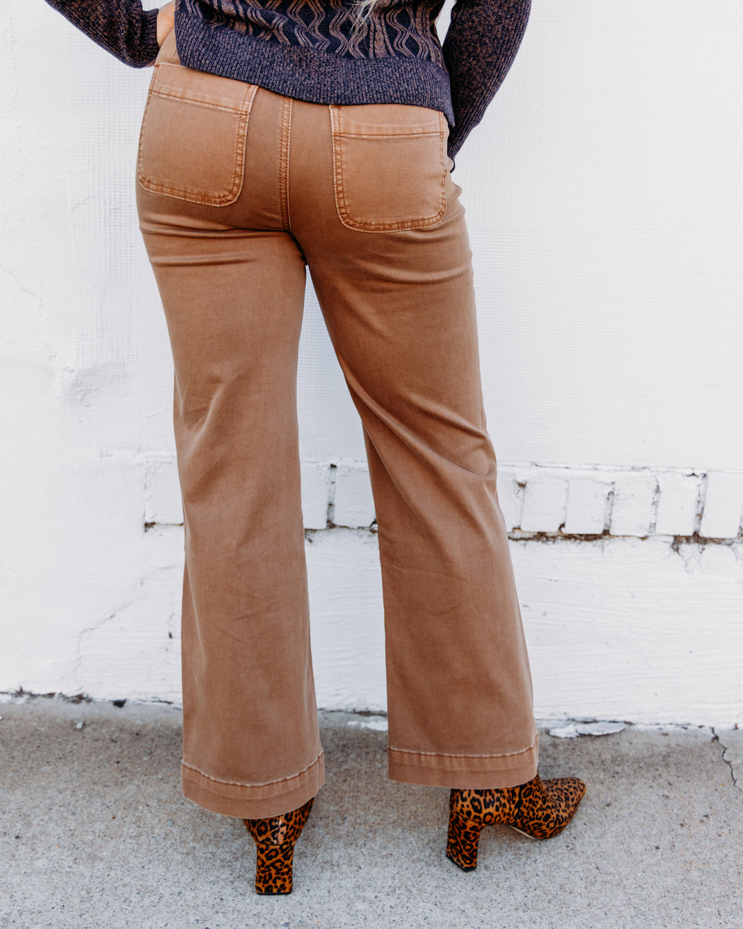 Tribal: Sophia Curvy Super Straight Ankle Denim in Hazelwood (6231O-2020W-2457)