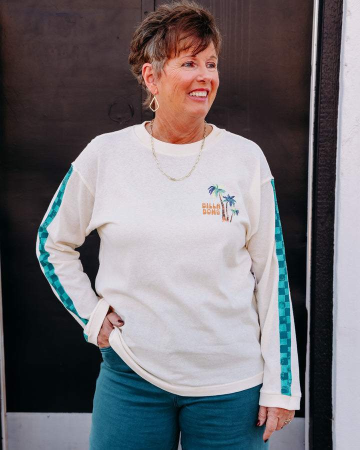 Billabong: On Vacay Long Sleeve Tee in White Cap (BL000881W)