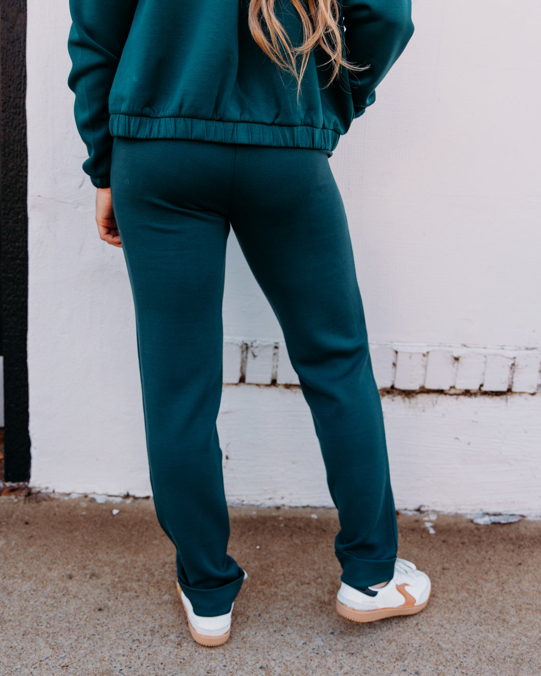 Varley: The Rolled Cuff Pant 28.5 in Ponderosa Pine (VAR02059)