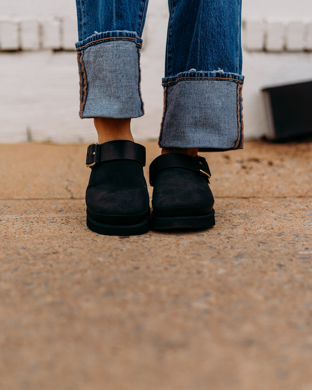 Ugg: W Goldenstar Villa Clog in Black - The Vogue Boutique