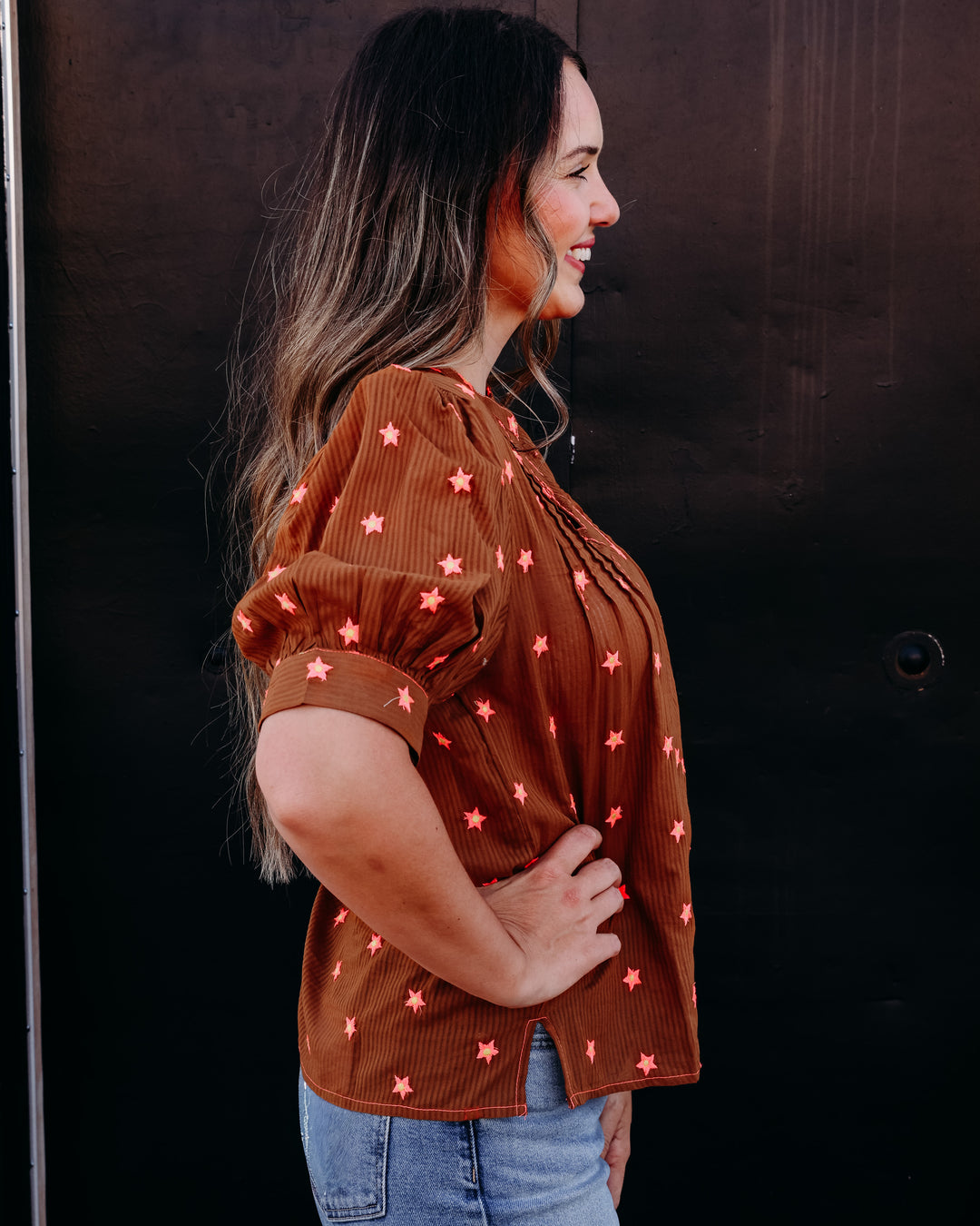 Ivy Jane: Brown and Pink Flower Top in Rust (621606)