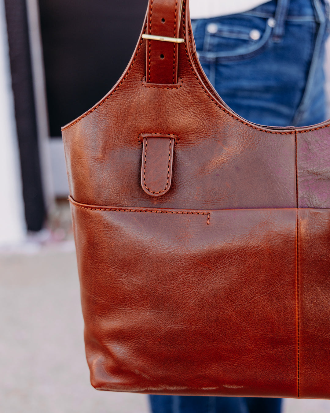 Hobo: Atlas Tote in Pecan Ridge (SL56000APNR)