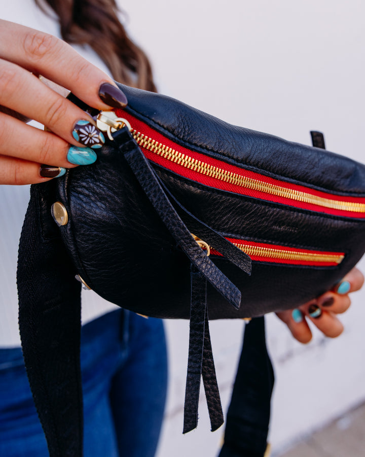 Hammitt: Charles Crossbody Med in Black Brushed Gold (17330)