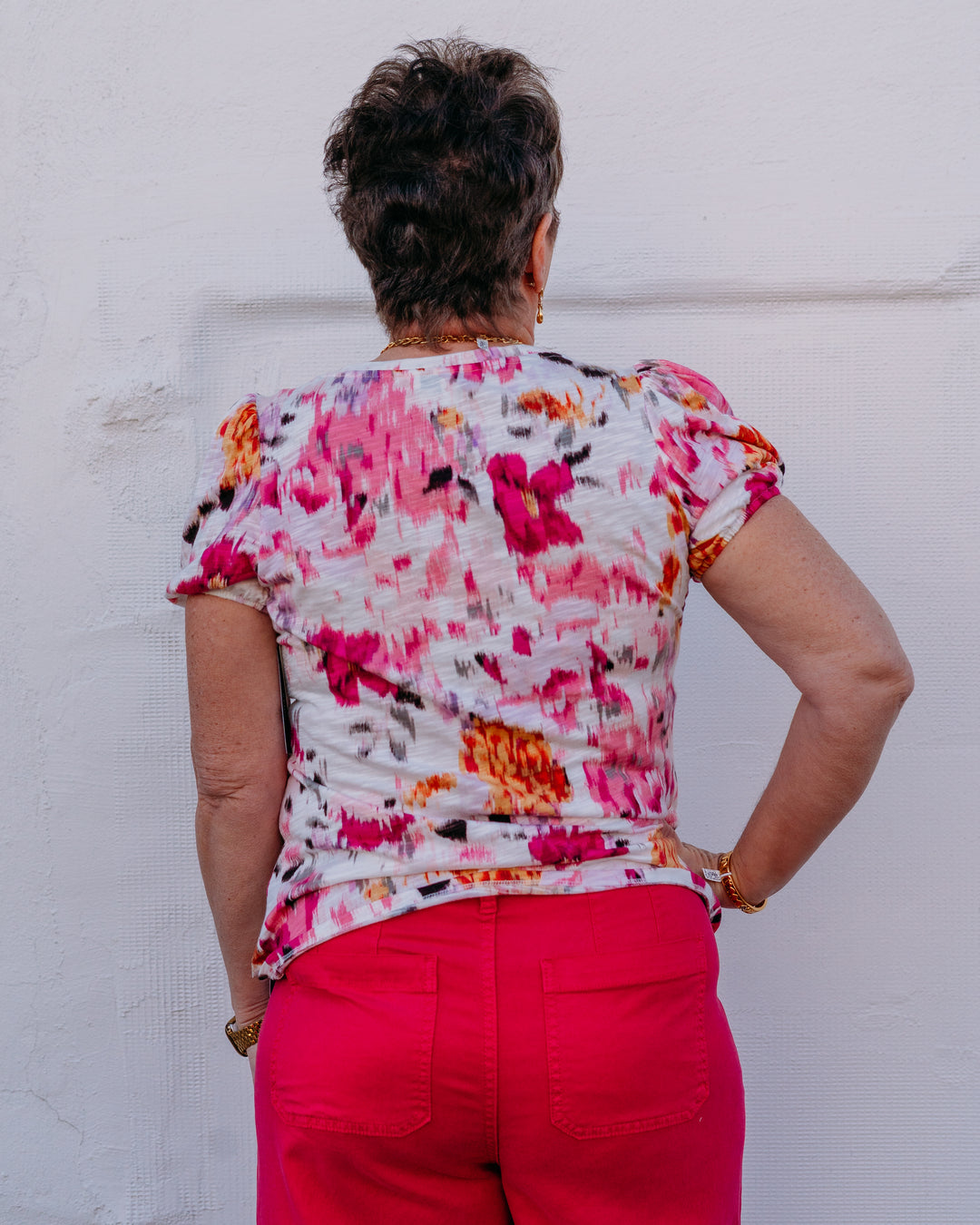 Liverpool: Puff Slv Scoop Neck Knit Top in Pink Multi Flrl - The Vogue Boutique