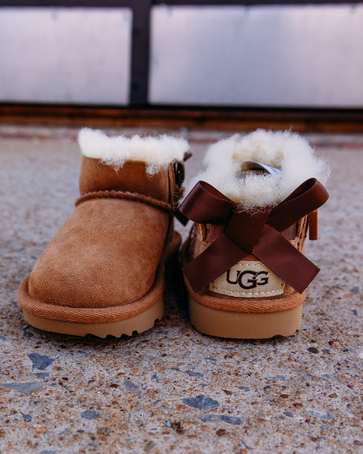 UGG: Toddler Ultra Mini Bailey Bow Boot in Chestnut